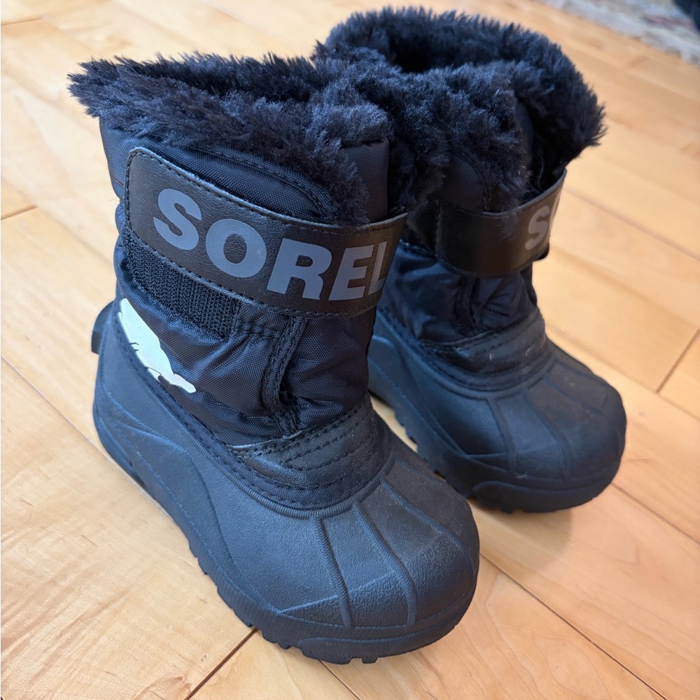 Sorel Black Snow Boots with Plush Lining